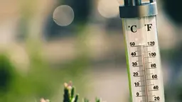 Thermometer showing 40+ degrees