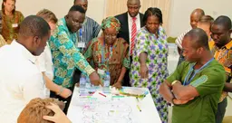 Policy-makers discussing, reflecting, learning and building skills and capacities for climate adaptation at village-level. All key social learning activities. (Photo: E. van de Grift)