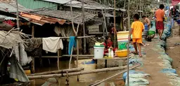Prolonged flooding in Vietnam in 2011 left thousands homeless and exposed to health risks. The research projects will focus on building resilience to climate change (Photo: EU/ECHO) 