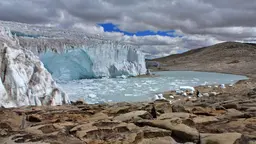 Peru's Quelccaya ice cap is the largest glaciated area in the tropics; glaciers play a significant role in Lima's water provision (Photo: Wikipedia via Creative Commons)