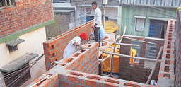 Construction of new homes designed with community inputs in Gorakhpur, India (Photo: Nivedita Mani and team)