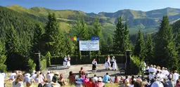 A traditional dance festival attracts tourists in Romania's Maramures Nature Park. The park was designed as a multifunctional protected landscape and was zoned to reflect both environmental priorities and economic needs of local people (Photo: Radu Pop/UNDP, Creative Commons via Flickr)