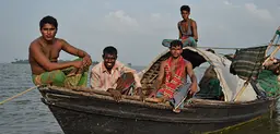Fishermen from Mayadip Island, Bangladesh. IIED will be discussing Bangladesh's work on payments for sustainable fisheries at the EDD15 forum (Photo: Matthew Becker, the Advocacy Project, Creative Commons via Flickr)