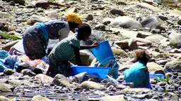 Three girls wash their clothes in the Akaki river, near Addis Ababa. Climate change is affecting the quality of water in Ethiopia and much of the wastewater released by the industries and houses in Addis Ababa reaches the Awash River untreated, putting public health at risk (Photo: Beatrice Mosello/ODI, Creative Commons, via Flickr)