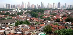 The Tanah Abang district of the Indonesian capital Jakarta has chronic traffic problems. Attempts to clear informal settlements and street vendors are frequently met with protests (Photo: Ikhlasul Amal, Creative Commons via Flickr) 