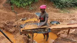 Eighteen-year-old Maame Esi Rose, who washes ore to help her and two younger siblings survive, will contribute to the artisanal and small-scale mining sector dialogue in Ghana (Photo: IIED)