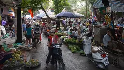 Surveys of the priorities of the private sector often ignore vital informal economies, such as this one in Hanoi (Photo: Bill Vorley/IIED)