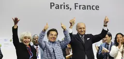 The Paris Agreement is celebrated (Photo: francediplomatie, Creative Commons via Flickr)