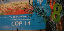 An early sunrise at COP14 in Poznan (Photo: Friends of the Earth, Creative Commons, via Flickr)
