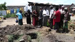 An image of an outdoor community meeting in Zimbabwe. Ensuring the perspectives of local people and communities are heard in Habitat III's high-level consultations is a critical part of IIED's work (Photo: David Dodman/IIED)