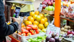 A market stall. According to recent studies, 75% of the world’s food is generated from only 12 plants and five animal species (Photo: Hivos)
