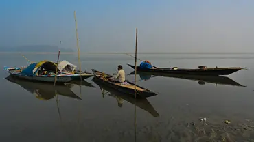 Small-scale fisheries at the Brahmaputra.