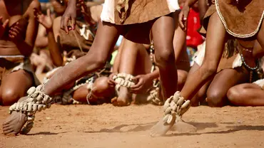 San peoples from the Kalahari have lived in harmony with nature, but their contribution to the conservation and sustainable uses of biodiversity lacks appropriate recognition, particularly in Botswana and South Africa (Photo: Harry Jonas)