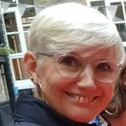 Head and shoulders photo of Liz Carlile