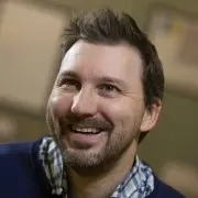 Head and shoulders photo of Matt Wright