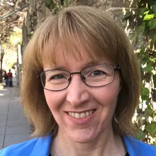 Head and shoulders photo of Heather McGray