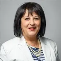 Head and shoulders photo of Laila Iskandar.