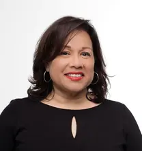 Head and shoulders photo of Ivonne Higuero