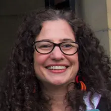 Head and shoulders photo of Fernanda Alcobé.