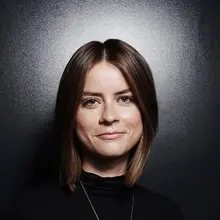 Head and shoulders photo of Annabelle Bladon.