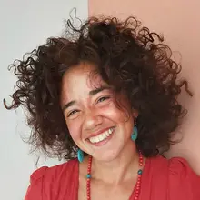 Head and shoulders photo of Rachael Knight.
