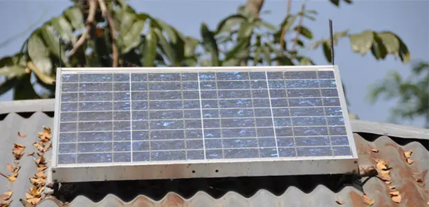 Schemes such as this provision of a solar panel, provided by Grameen Shaktri, to rural Bangladesh homes are tackling the drivers of poverty and inequality while also greening the economy (Photo: Marufish) 