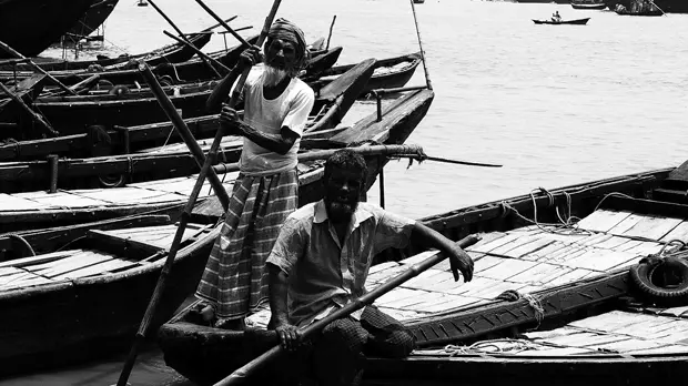 Fishermen along the Meghna Rover (Photo: Essam Mohammed/IIED)