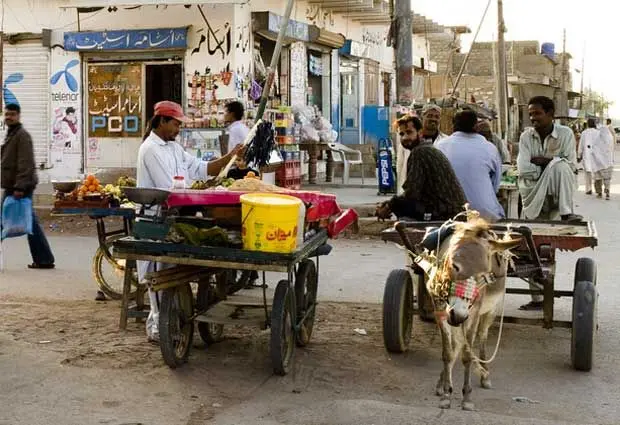 Street scene, Karachi, Pakistan. Photo by Fareena Chanda