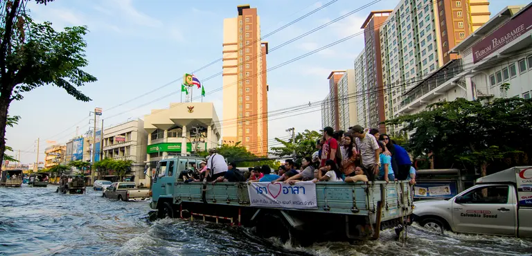 The 2011 monsoon season brought unusually heavy rains and severe floods to many south-east Asian countries. Thailand was worst affected, with large parts of the Thai capital Bangkok under water (Photo: Chrisgel Ryan Cruz, Creative Commons via Flickr)