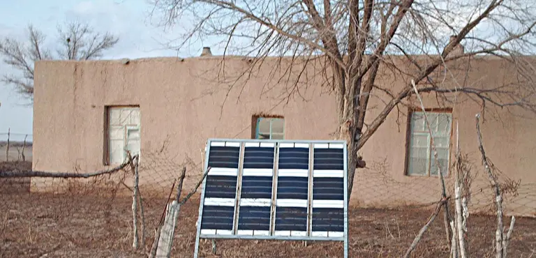 The solar panels at this rural health centre in Uzbekistan help provide power for electricity and heating. A safe, reliable and affordable energy supply allows the clinic to improve the quality of medical services it can offer (Photo: UNDP in Uzbekistan, Creative Commons via Flickr)