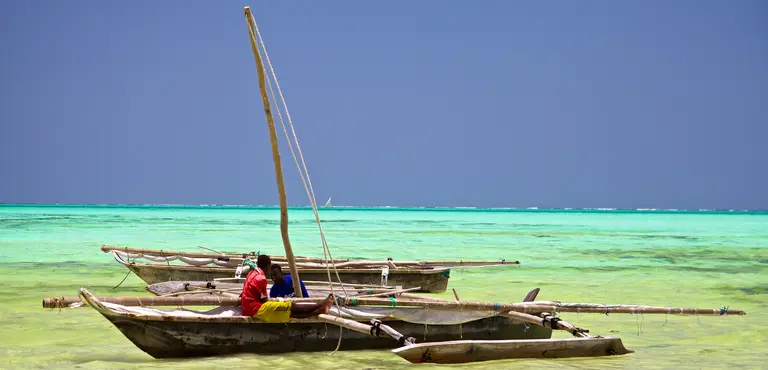 Fishermen in Zanzibar, Tanzania (Photo: Yannick Beadoin)