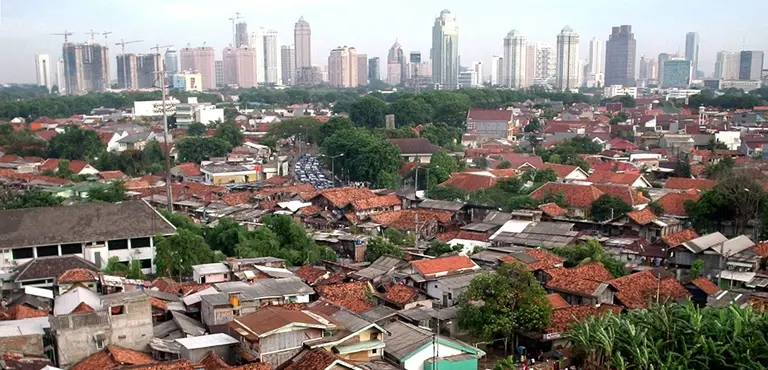The Tanah Abang district of the Indonesian capital Jakarta has chronic traffic problems. Attempts to clear informal settlements and street vendors are frequently met with protests (Photo: Ikhlasul Amal, Creative Commons via Flickr) 