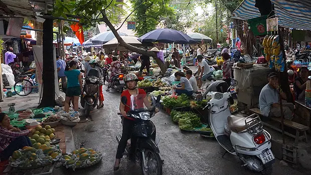 Surveys of the priorities of the private sector often ignore vital informal economies, such as this one in Hanoi (Photo: Bill Vorley/IIED)