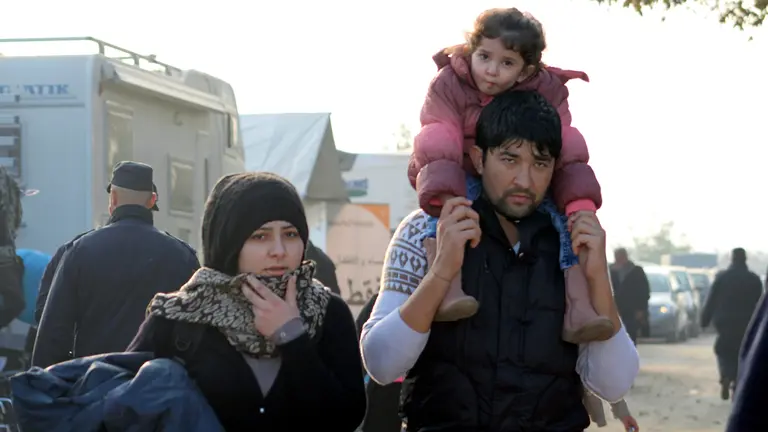 A family at the border crossing between Serbia and Croatia. Some 650,000 migrants and refugees travelled through Croatia between September 2015 and January 2016 (Photo: Meabh Smith/Trócaire, Creative Commons via Flickr)