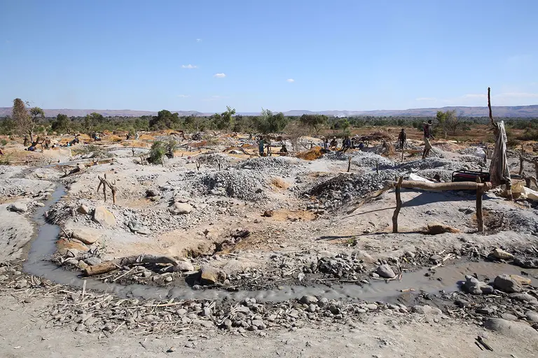 New mining sites can appear almost overnight. But when there is word about a big find elsewhere, sites can just as quickly be abandoned
