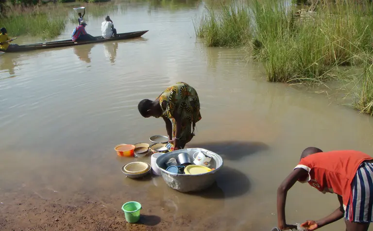 Example of multiple use of a water source in the Black Volta basin at Bagri Zongo - Ghana