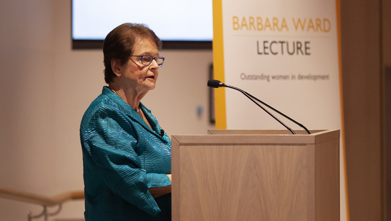 Dr Gro Harlem Brundtland delivering the 2018 Barbara Ward Lecture (Photo: Julius Honnor/Contentious for IIED)