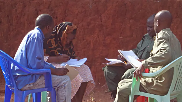 Local villagers receive wildlife training in the Mbarang'andu Wildlife Management Area in Tanzania, which incorporates seven villages. (Photo: WWF/USAID Biodiversity & Forestry, Creative Commons via Flickr)