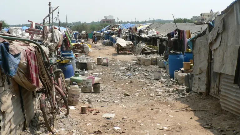 A view of the migrant informal community of Marathahalli, Bengaluru