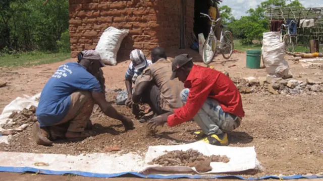 Small-scale miners dry ores in the process of gold mining in Geita, Tanzania (Photo: John Louis/Investing In Gold, Creative Commons)