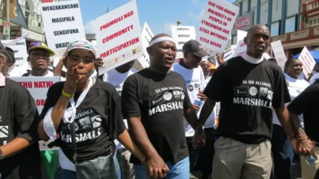 Shack dwellers from the eThekwini municipality protesting in Durban (Photo: Slum/Shack Dwellers International)