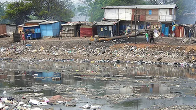 Old Fadama, Ghana: health conditions in many low-income and informal settlements will be worsened further by rising temperatures and changing rainfall patterns (Photo: David Dodman/IIED)