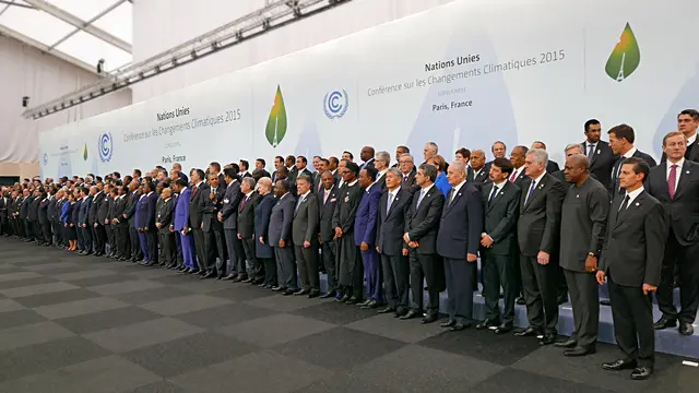 Heads of delegations at the 2015 UN climate talks (Photo: Office of the President of Mexico, Creative Commons via Flickr)