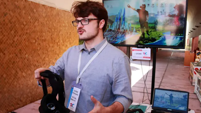 Participants at D&C Days took part in virtual reality game to help explain the complexities of making climate-related decisions (Photo: Red Cross Red Crescent Climate Centre)