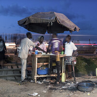 Chris’ working day starts around 4pm and lasts until 10pm (Photo: Sven Torfinn/Panos Pictures)