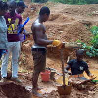 Delegates visit the Nsuaem Top mine. Dialogue participants spoke with mineworkers at the Nsuaem mine in Tarkwa. Estimates suggest that 1.1 million Ghanaians directly participate in ASM, while a further 4.4 million are considered to be dependent (Photo: Friends of the Nation)